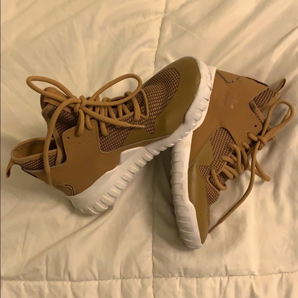 Adidas Sneakers